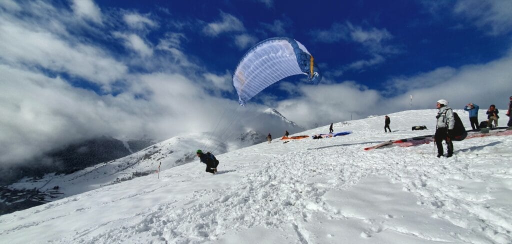 parapente decollage neige zephyr vercors